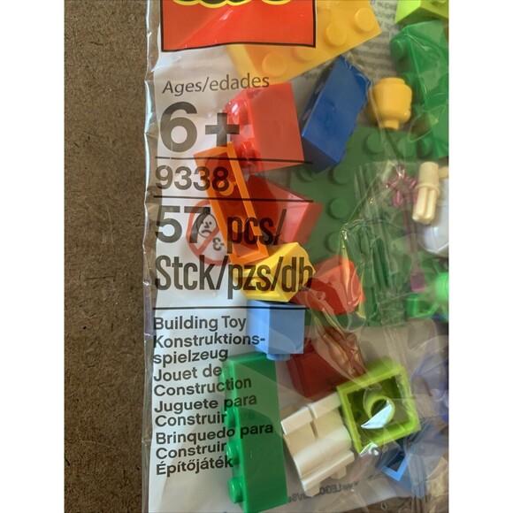 Lego Education 9338 Mini Kit 57 pcs with Mini-figures 2010 New in Sealed Polybag - Picture 2 of 5